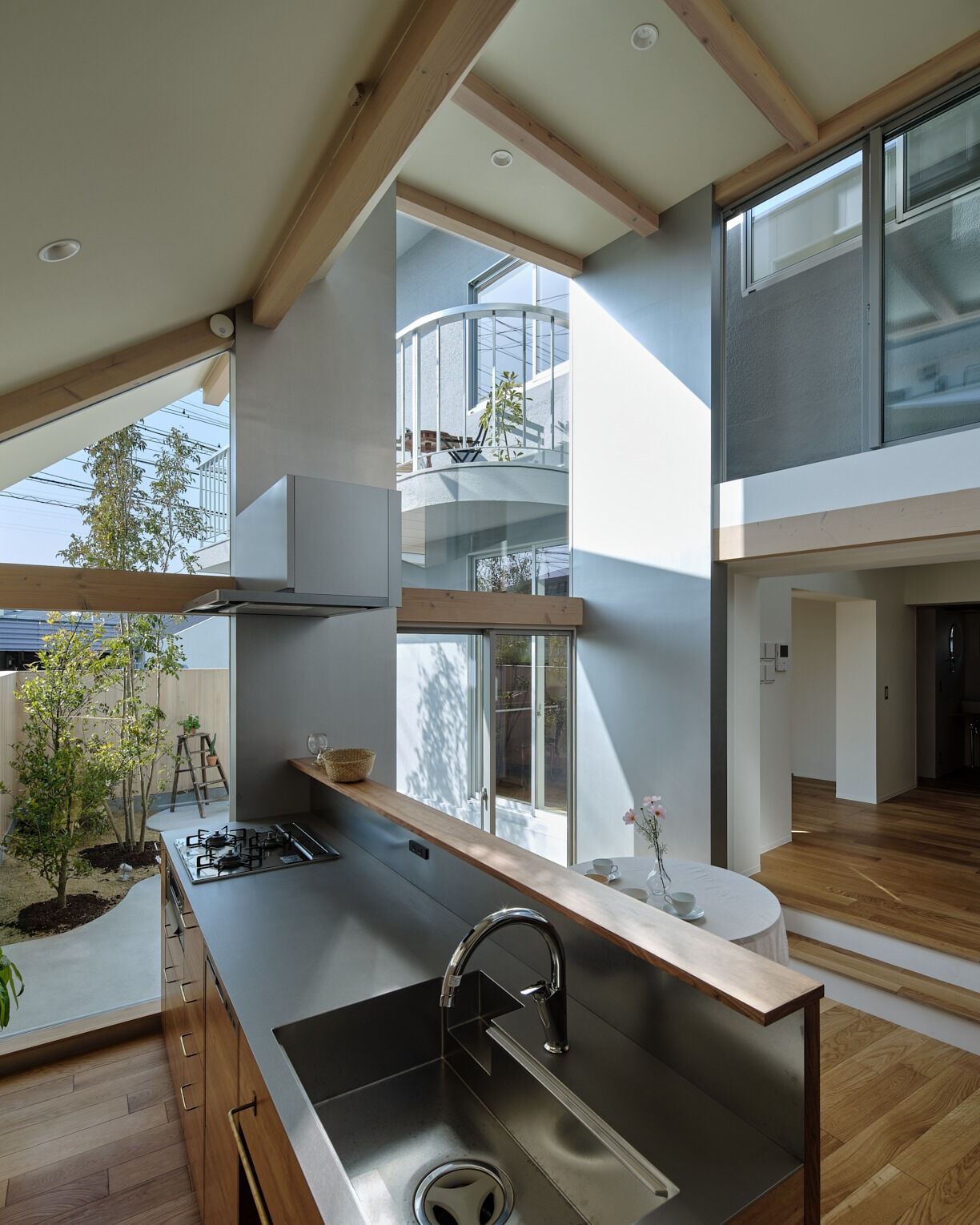M HOUSE(2023)