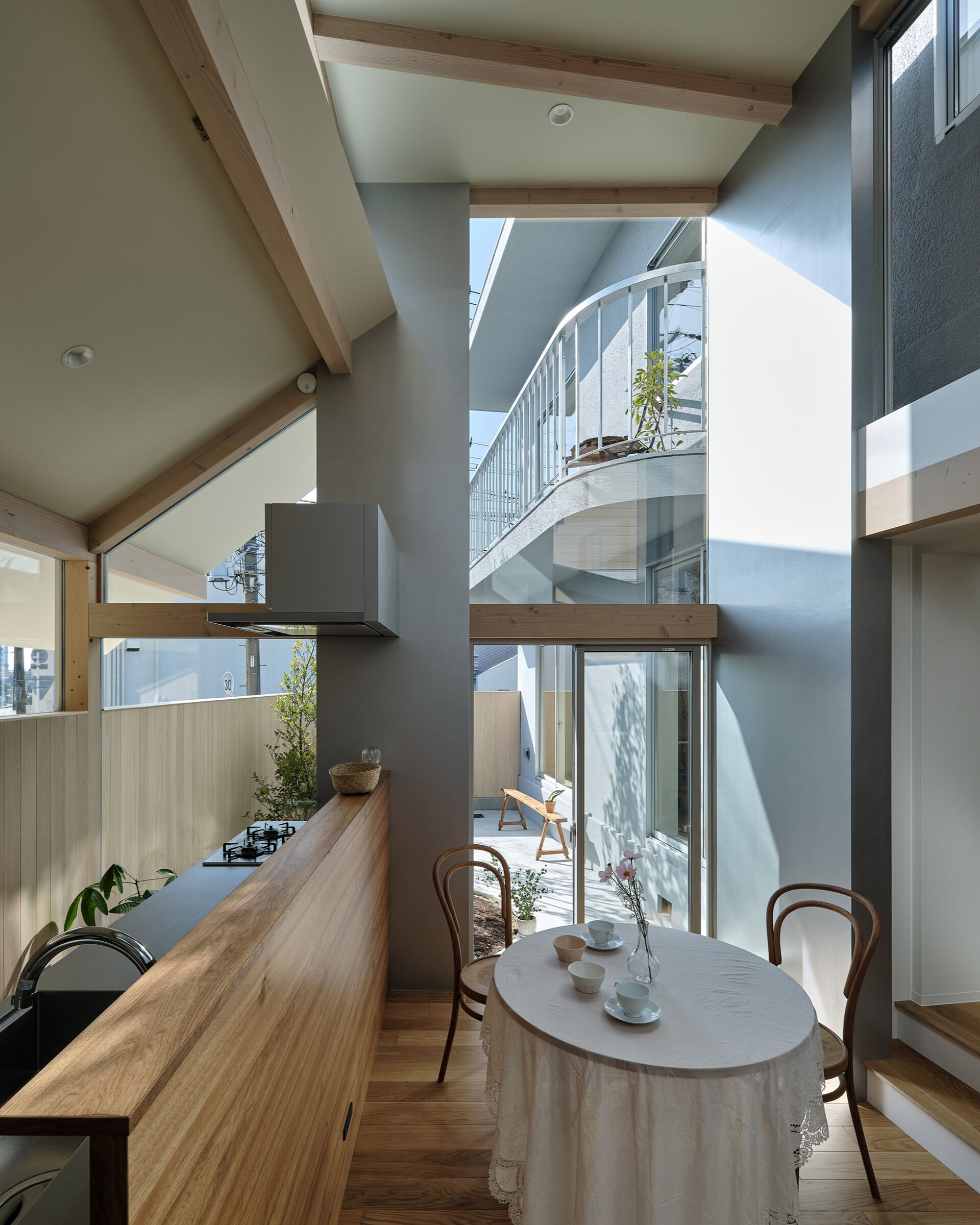 M HOUSE(2023)